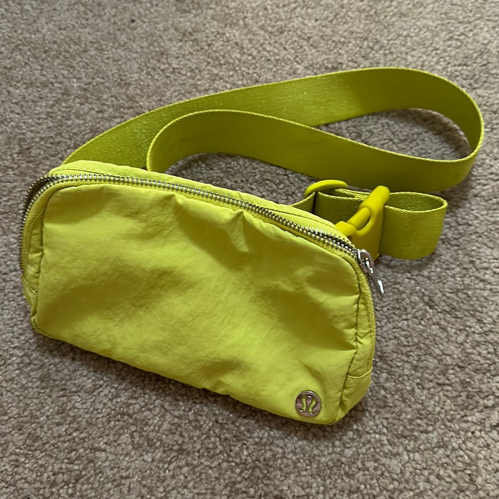 Lululemon belt bag BRAND NEW